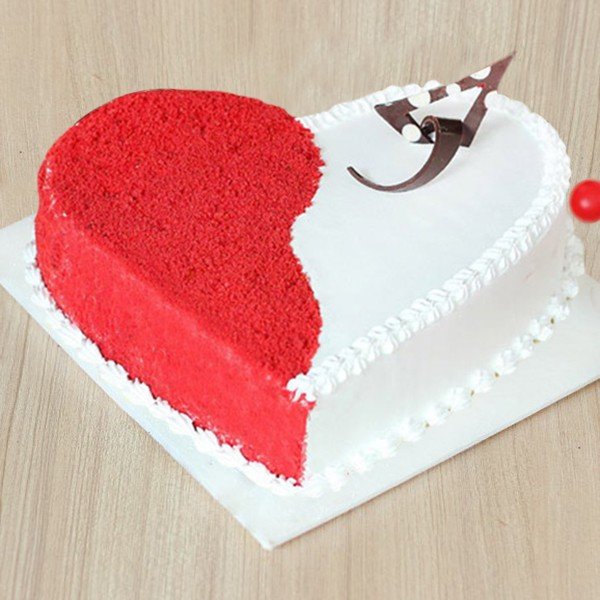 Red Velvet Vegas Dessert Cake – Freed's Bakery