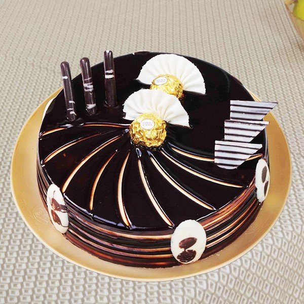 Order Ferrero Rocher Cake online | free delivery in 3 hours - Flowera