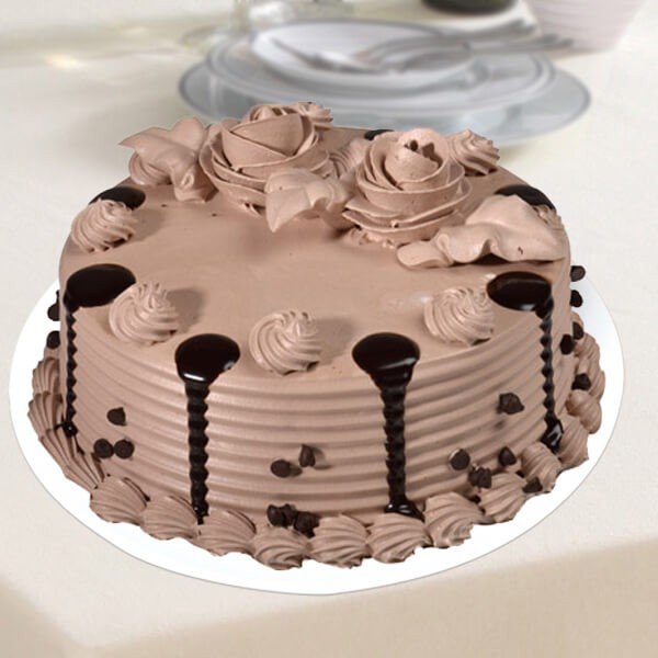 Buy/Send Black Forest Half Kg Cake Online @ Rs. 899 - SendBestGift