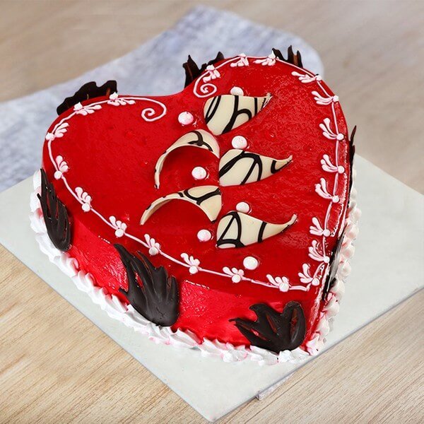 Buy/Send Heart Shaped Rosette Cake Online @ Rs. 2309 - SendBestGift